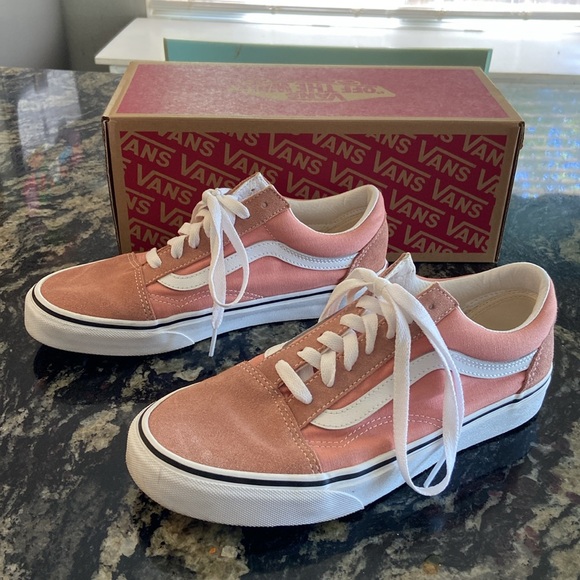 Van’s Classic Old Skool Sneakers - Picture 3 of 7